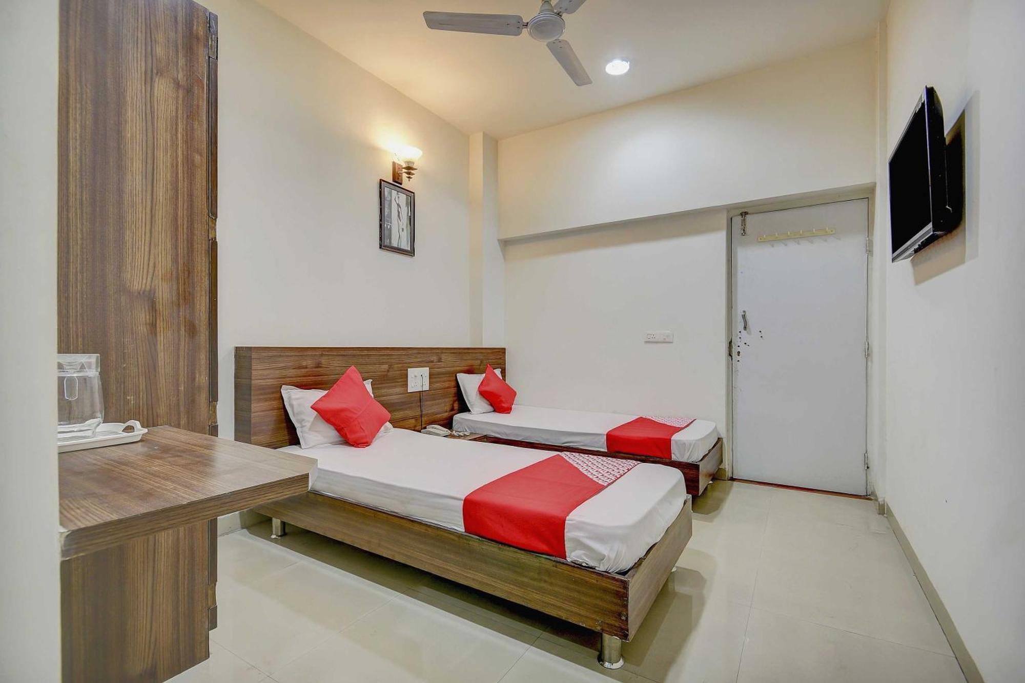 Hotel O Plus Corporate One Khapa  المظهر الخارجي الصورة