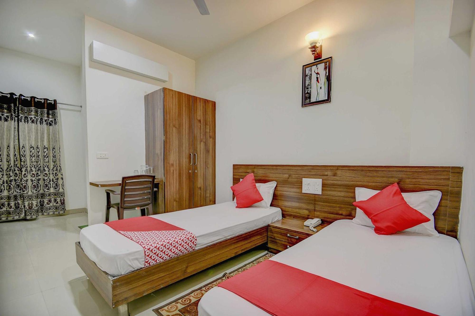 Hotel O Plus Corporate One Khapa  المظهر الخارجي الصورة
