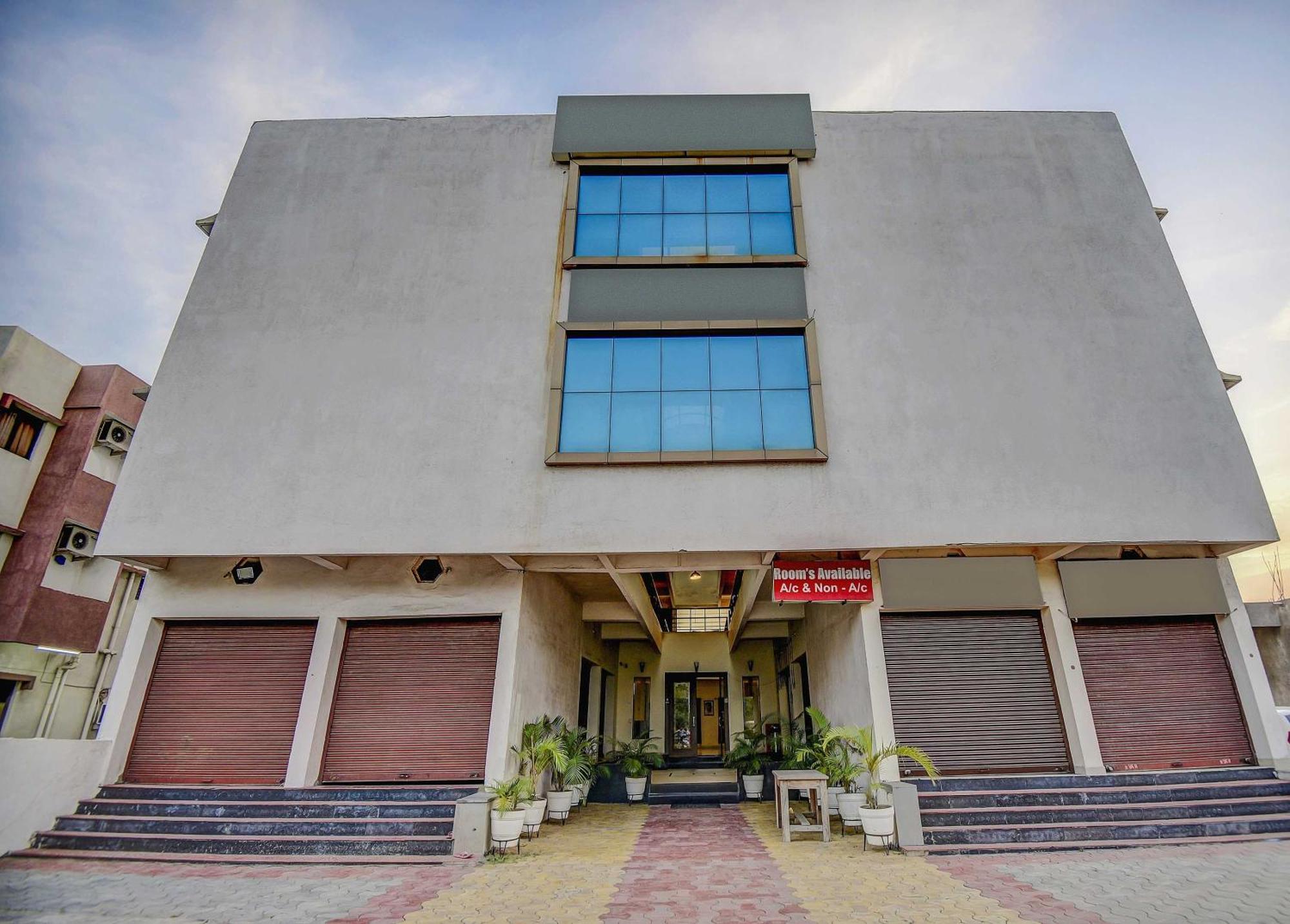 Hotel O Plus Corporate One Khapa  المظهر الخارجي الصورة
