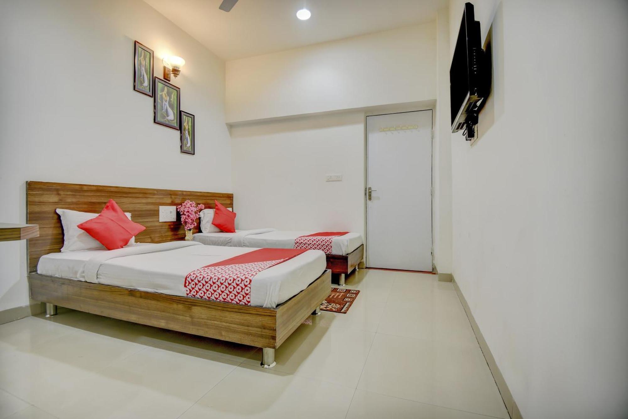 Hotel O Plus Corporate One Khapa  المظهر الخارجي الصورة