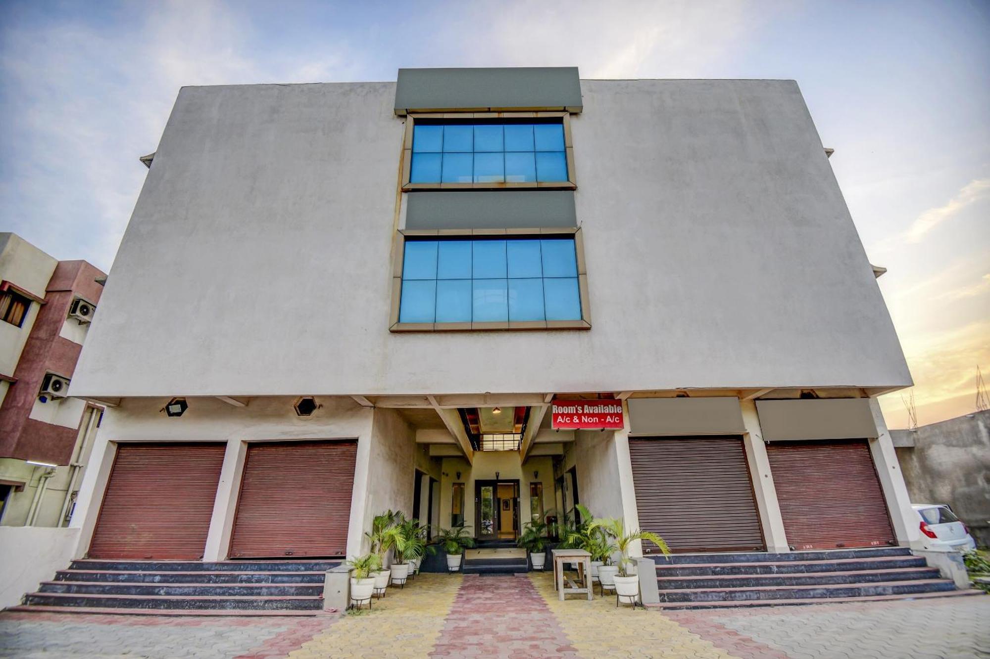 Hotel O Plus Corporate One Khapa  المظهر الخارجي الصورة